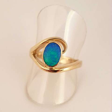 yellow-gold-ring-with-crystal-opal